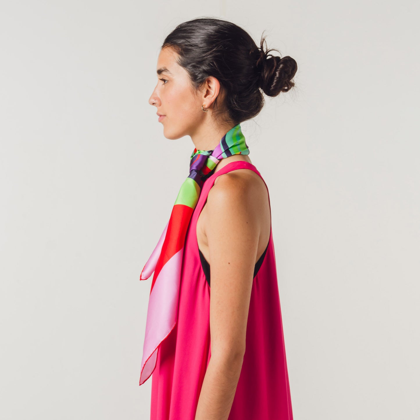 PAÑUELO ROSETON FUCSIA