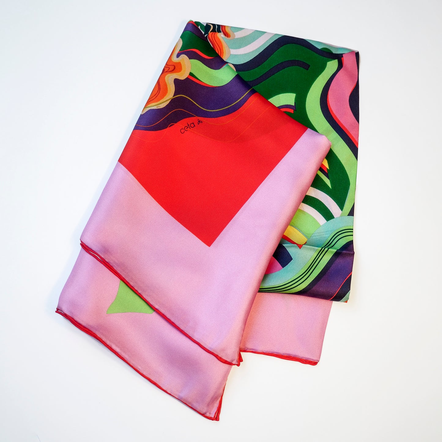 PAÑUELO ROSETON FUCSIA
